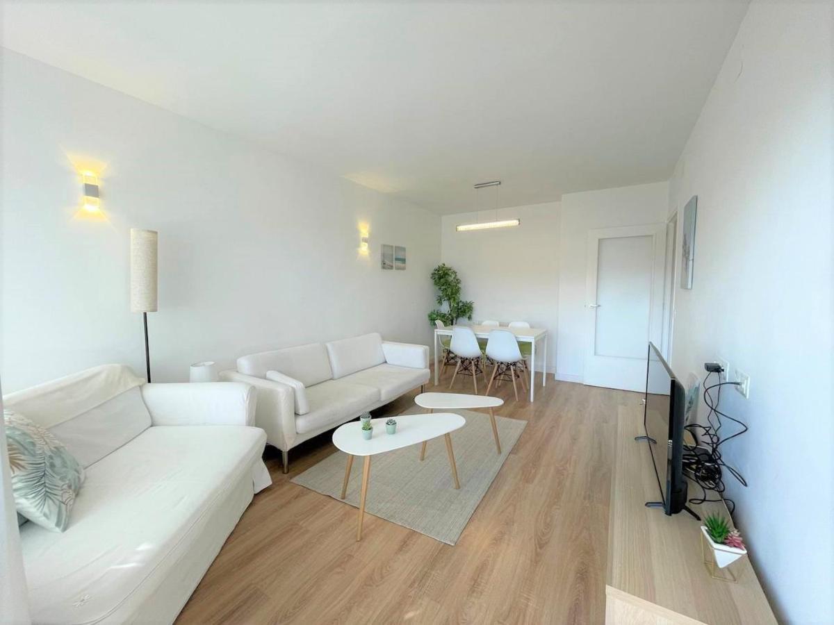 Apartamento Apartamento Con Piscina Y Gran Terraza Con Vistas - Muy Cerca De La Playa, El Centro Y La Estacion Vilassar De Mar Exterior foto