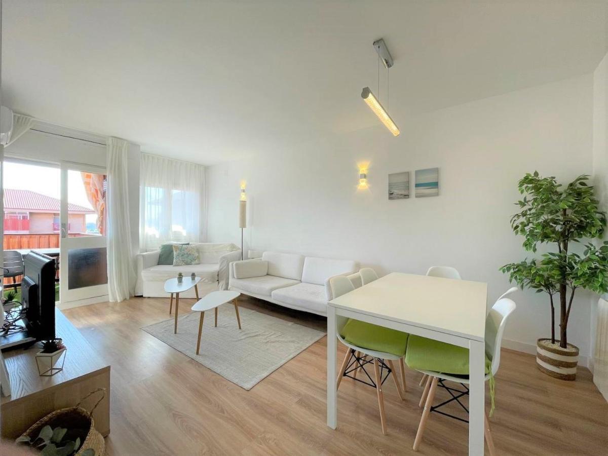 Apartamento Apartamento Con Piscina Y Gran Terraza Con Vistas - Muy Cerca De La Playa, El Centro Y La Estacion Vilassar De Mar Exterior foto