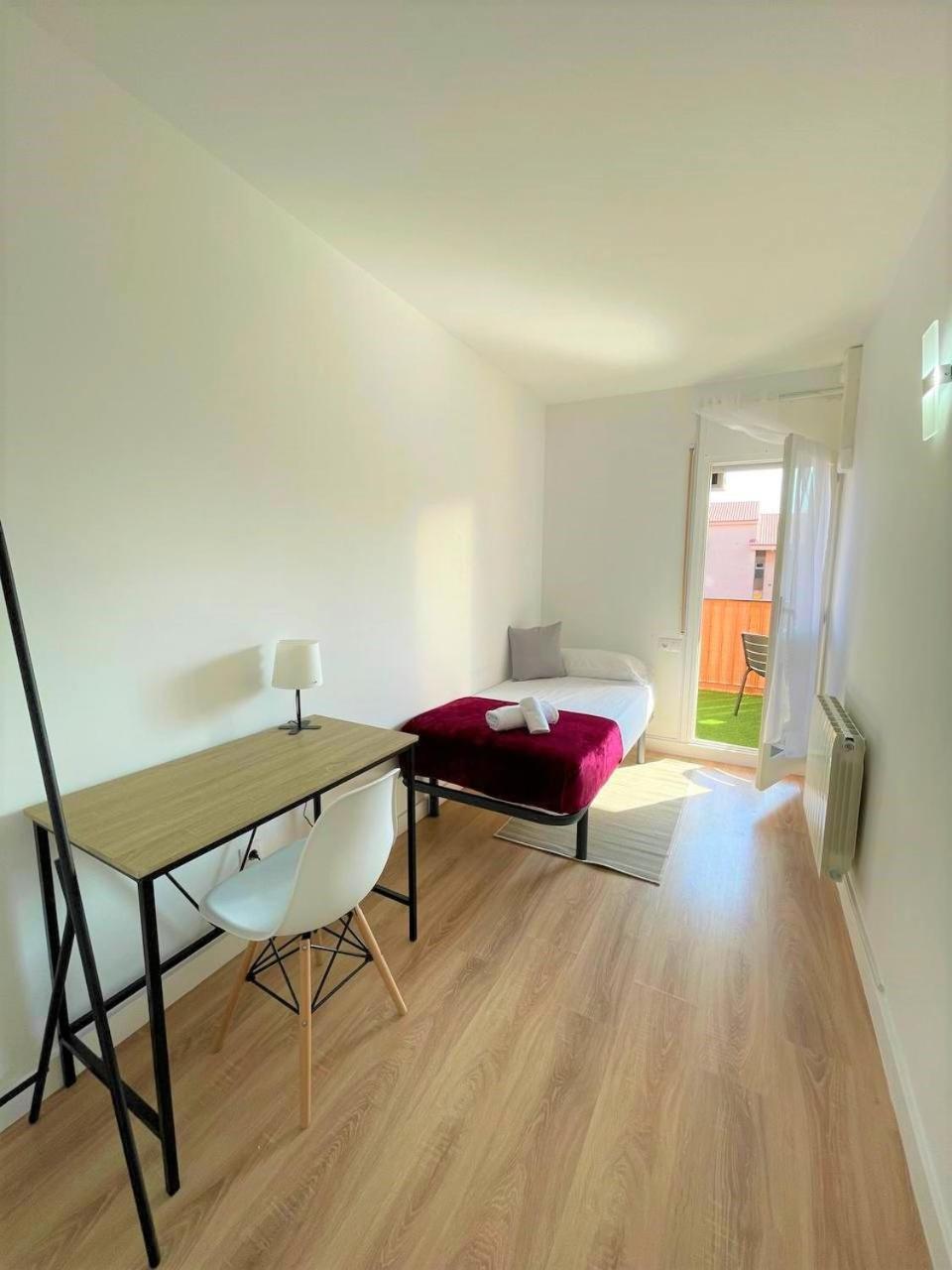Apartamento Apartamento Con Piscina Y Gran Terraza Con Vistas - Muy Cerca De La Playa, El Centro Y La Estacion Vilassar De Mar Exterior foto