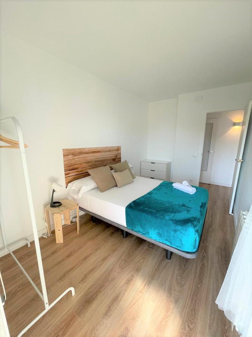 Apartamento Apartamento Con Piscina Y Gran Terraza Con Vistas - Muy Cerca De La Playa, El Centro Y La Estacion Vilassar De Mar Exterior foto