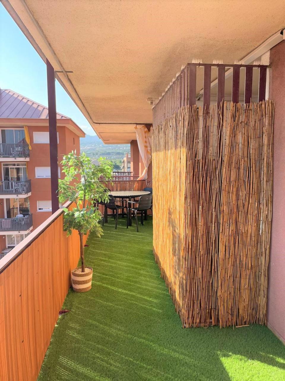 Apartamento Apartamento Con Piscina Y Gran Terraza Con Vistas - Muy Cerca De La Playa, El Centro Y La Estacion Vilassar De Mar Exterior foto